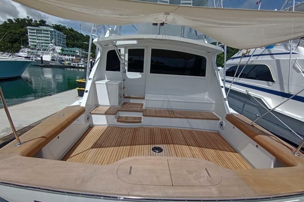 Photo of the 1998 American Custom Yachts 