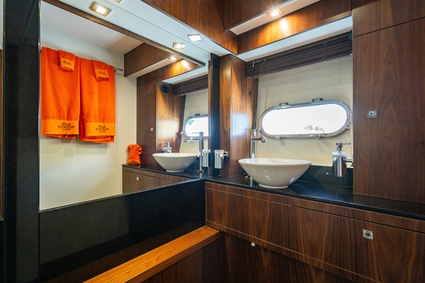 HILLROSE 28 74ft Sunseeker Yacht For Sale