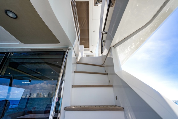 HILLROSE 28 74ft Sunseeker Yacht For Sale
