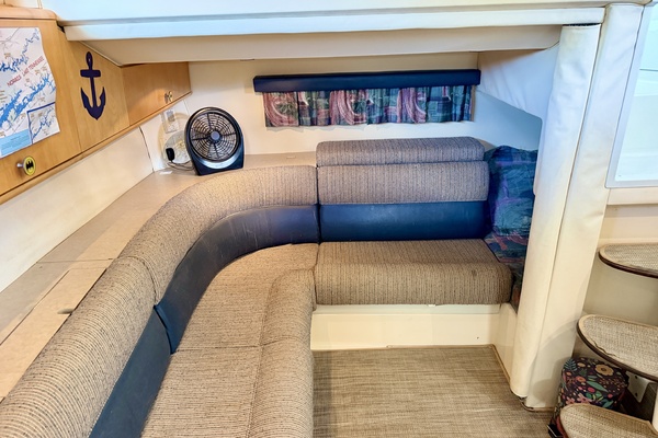 31ft Carver Yacht For Sale