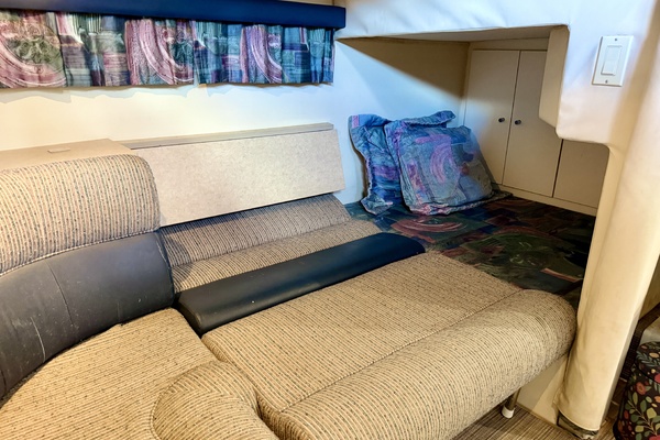 31ft Carver Yacht For Sale
