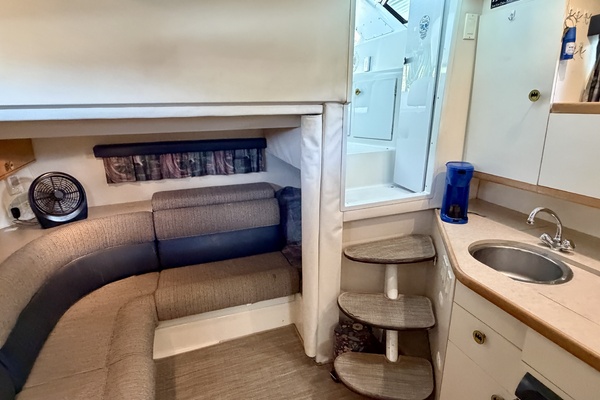 31ft Carver Yacht For Sale