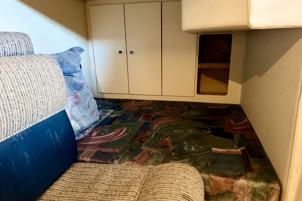 31ft Carver Yacht For Sale