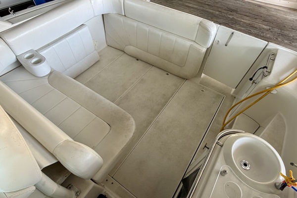 31ft Carver Yacht For Sale