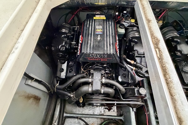 31ft Carver Yacht For Sale