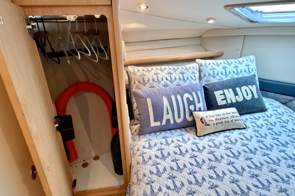 31ft Carver Yacht For Sale