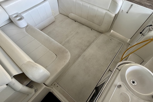31ft Carver Yacht For Sale