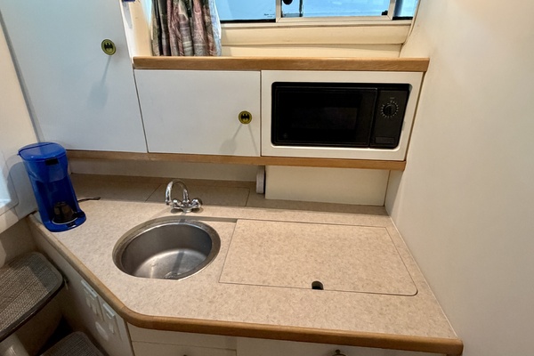 31ft Carver Yacht For Sale