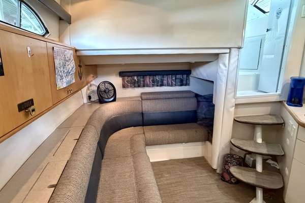 31ft Carver Yacht For Sale