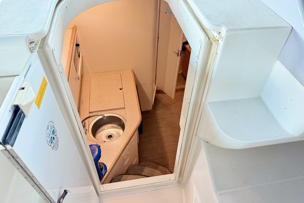 31ft Carver Yacht For Sale