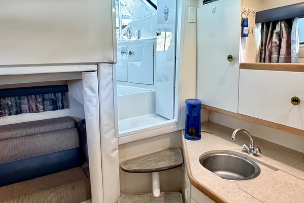 31ft Carver Yacht For Sale