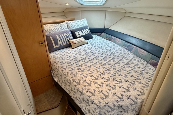 31ft Carver Yacht For Sale