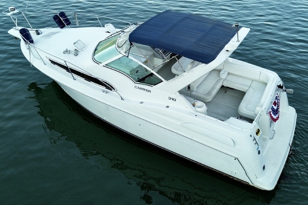 Photo of the 1996 Carver 310 Mid Cabin Express