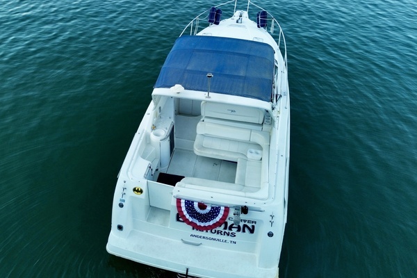 Photo of the 1996 Carver 310 Mid Cabin Express