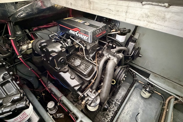31ft Carver Yacht For Sale