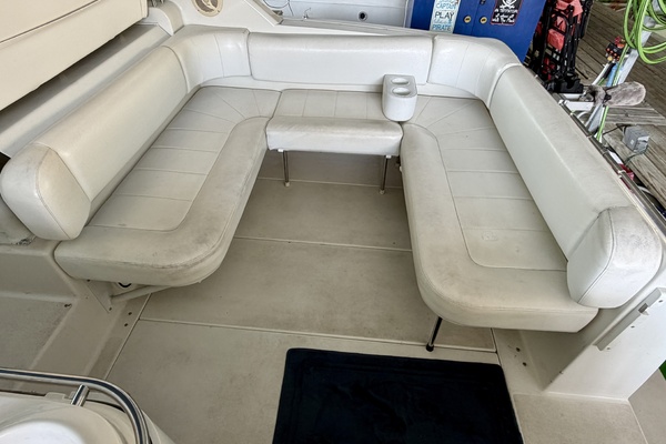 31ft Carver Yacht For Sale
