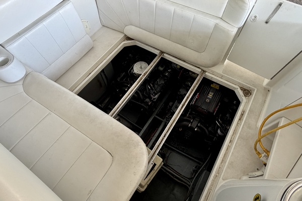 31ft Carver Yacht For Sale