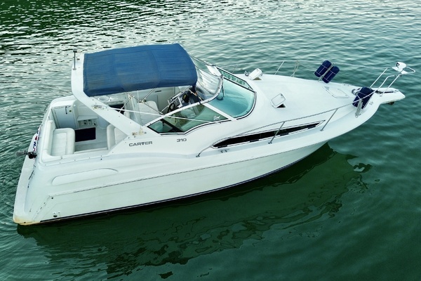 Photo of the 1996 Carver 310 Mid Cabin Express