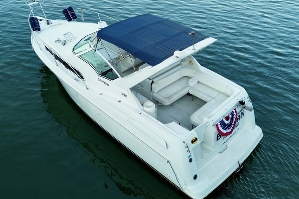 Photo of the 1996 Carver 310 Mid Cabin Express