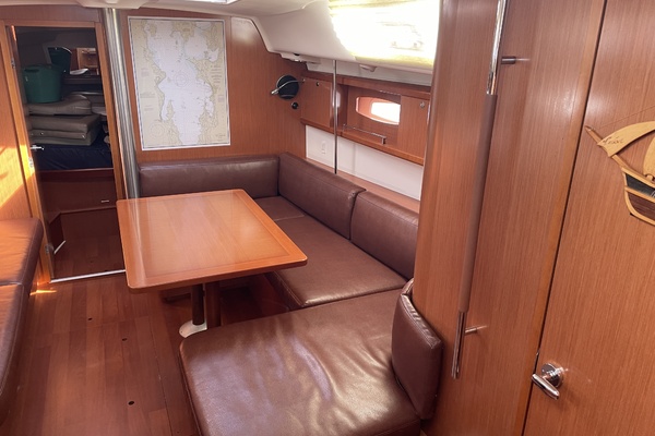 YES DEAR 40ft Beneteau Yacht For Sale