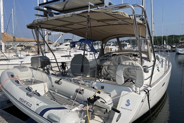 Photo of the 2010 Beneteau  "YES DEAR"