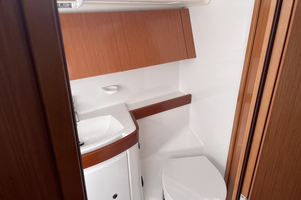 YES DEAR 40ft Beneteau Yacht For Sale