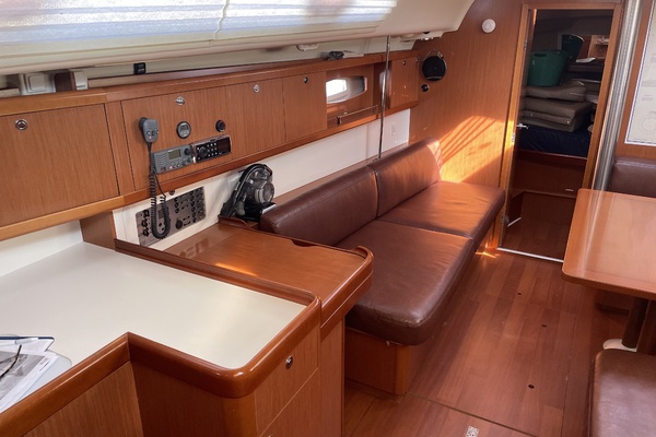 YES DEAR 40ft Beneteau Yacht For Sale