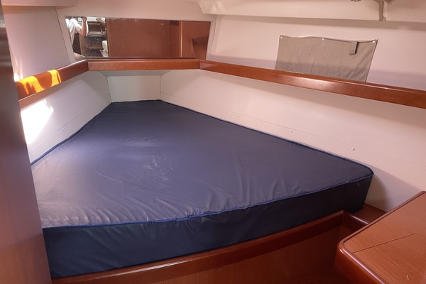 YES DEAR 40ft Beneteau Yacht For Sale