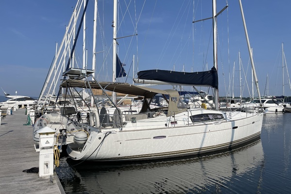 YES DEAR 40ft Beneteau Yacht For Sale