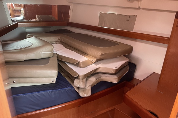 YES DEAR 40ft Beneteau Yacht For Sale