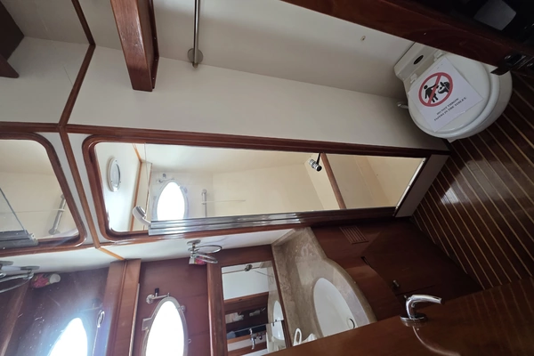 2000 Ocean Alexander 60