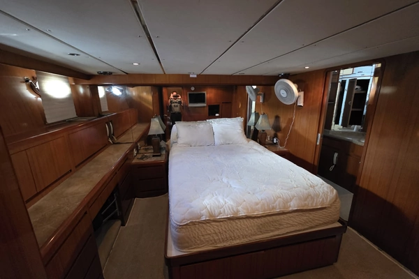 2000 Ocean Alexander 60