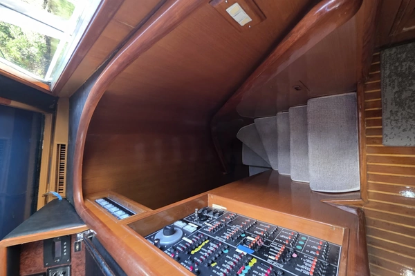 2000 Ocean Alexander 60
