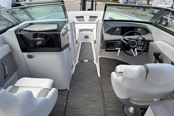 26ft Four Winns Yacht For Sale