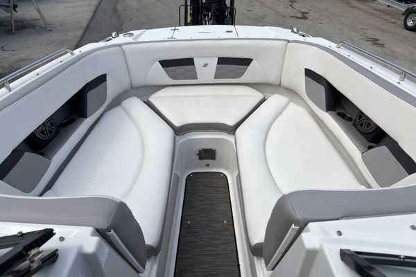 26ft Four Winns Yacht For Sale