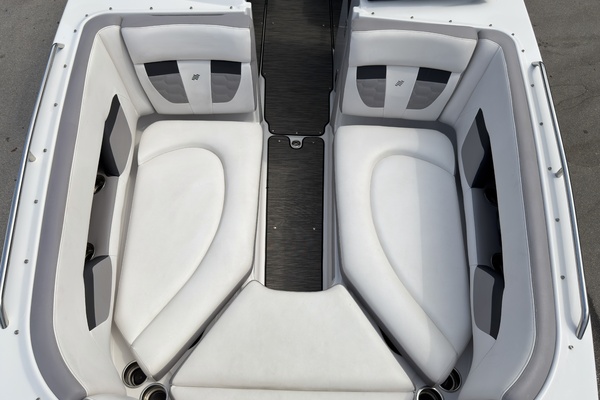 26ft Four Winns Yacht For Sale