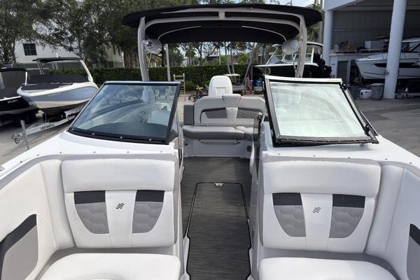 26ft Four Winns Yacht For Sale