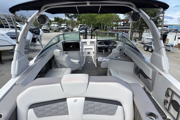 26ft Four Winns Yacht For Sale