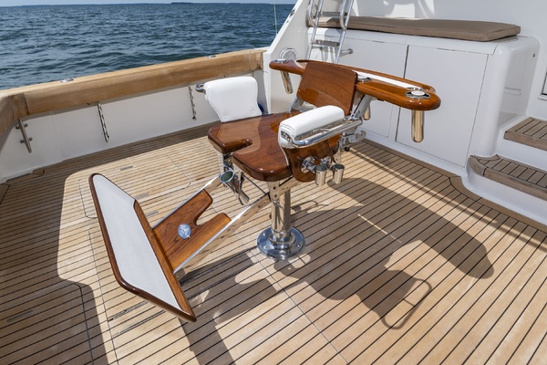 A 2 Z S 55ft Viking Yacht For Sale