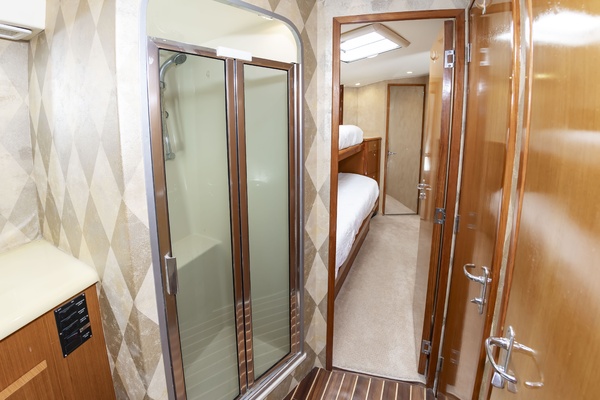 A 2 Z S 55ft Viking Yacht For Sale