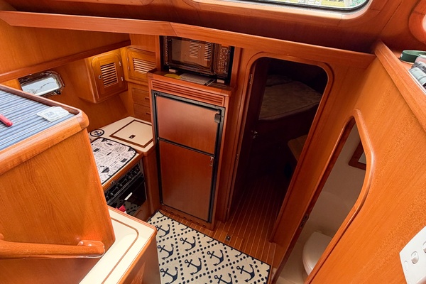 MANITOU 36ft Heritage East Yacht For Sale