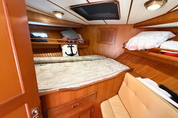 MANITOU 36ft Heritage East Yacht For Sale