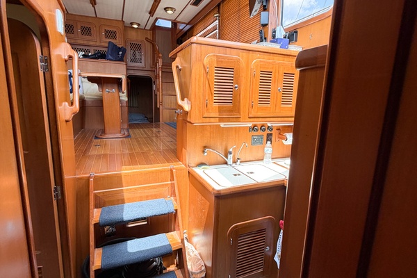 MANITOU 36ft Heritage East Yacht For Sale