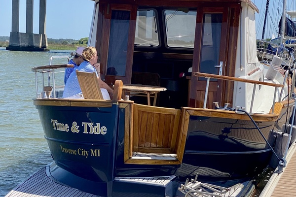 2002 Menorquin 110 starboard stern