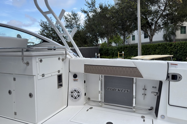 27ft Blackfin Yacht For Sale