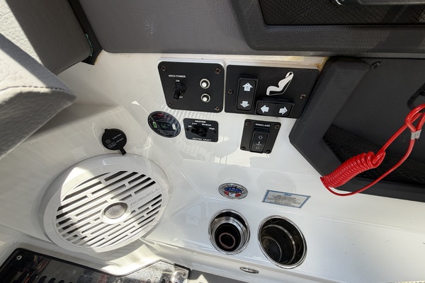 28ft Cobalt Yacht For Sale