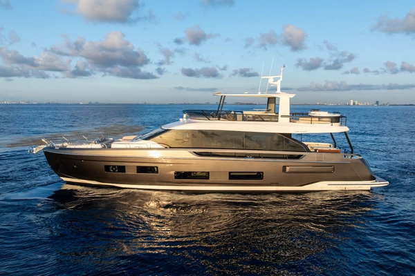 82-ft-Azimut-2027-Fly 82- Pompano Beach Florida United States  yacht for sale