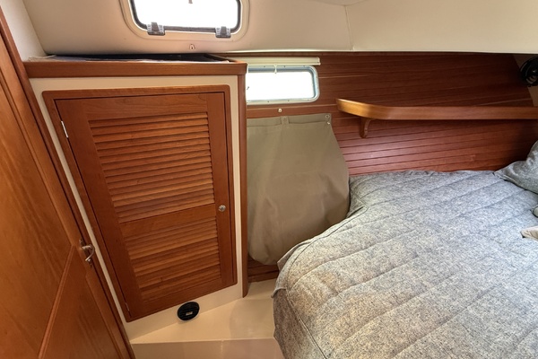 Whisper 40ft MJM Yacht For Sale