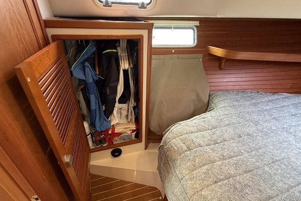 MJM 40z Yacht For Sale