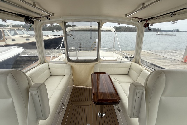 Whisper 40ft MJM Yacht For Sale